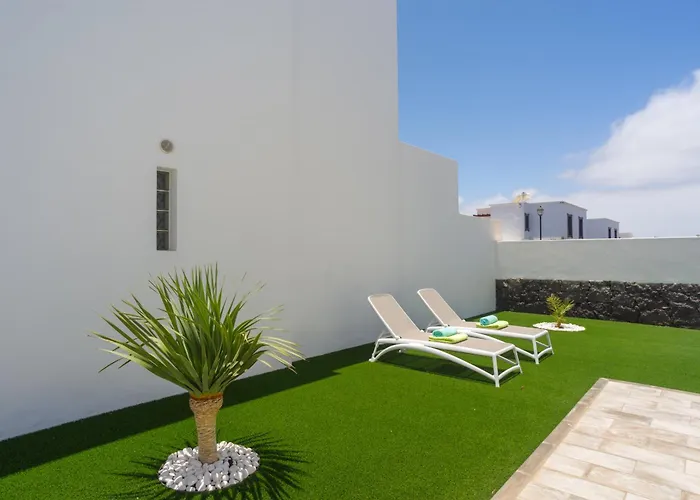 238 - Sofia By Now Ltd * Playa Blanca (Lanzarote)